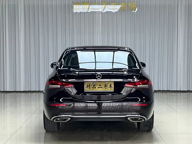 Mercedes-Benz E-Class — Фото автомобиля 5