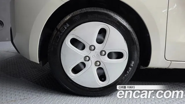 Kia RAY Новый Kia Ray Фургон — Фото автомобиля 5