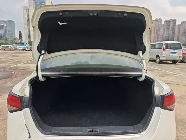 Nissan Sylphy — Фото автомобиля 18