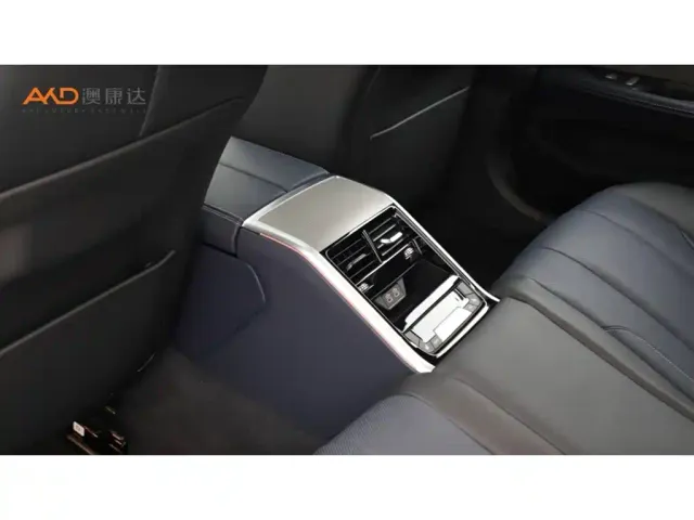 BMW 8 Series — Фото автомобиля 9