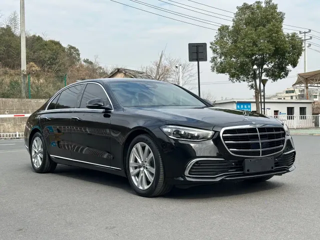 Mercedes-Benz S-Class — Фото автомобиля 3
