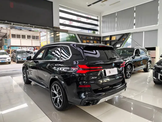 BMW X5 — Фото автомобиля 4