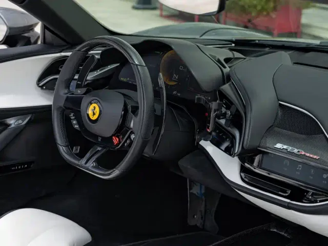 Ferrari SF90 — Фото автомобиля 9
