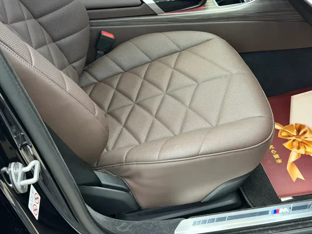 BMW 7 Series — Фото автомобиля 8