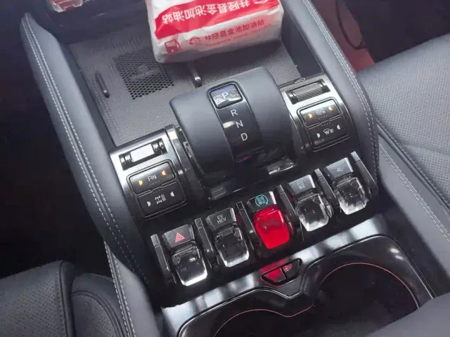 BYD FangChengBao Leopard 5 — Фото автомобиля 16