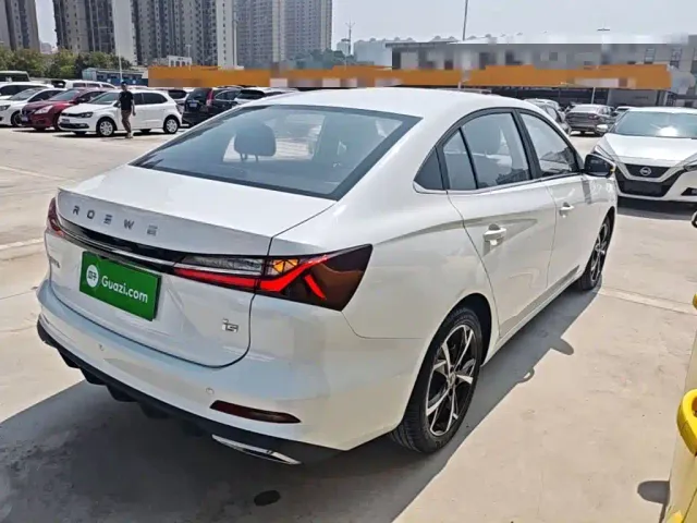 Roewe i5 — Фото автомобиля 6