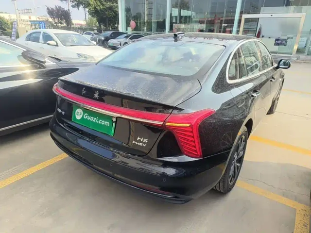 Hongqi H5 PHEV — Фото автомобиля 6