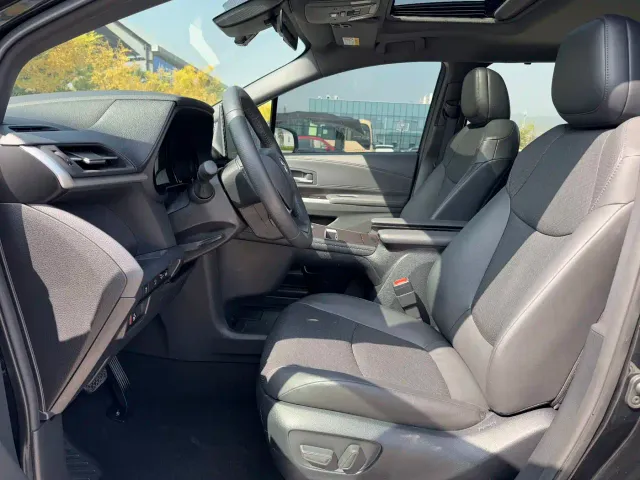 Toyota Granvia — Фото автомобиля 4