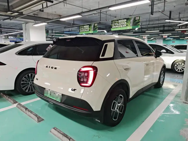GAC Aion UT — Фото автомобиля 12