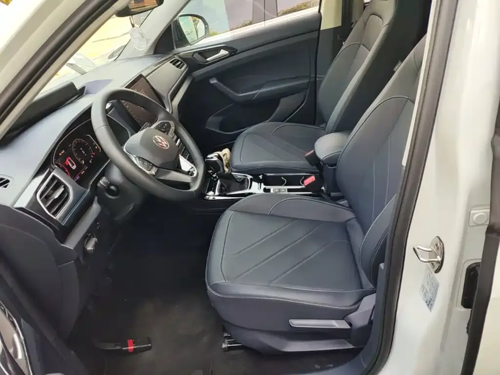 Volkswagen Tharu 2025 New Edge 300TSI Enjoyment Edition — Фото автомобиля 14