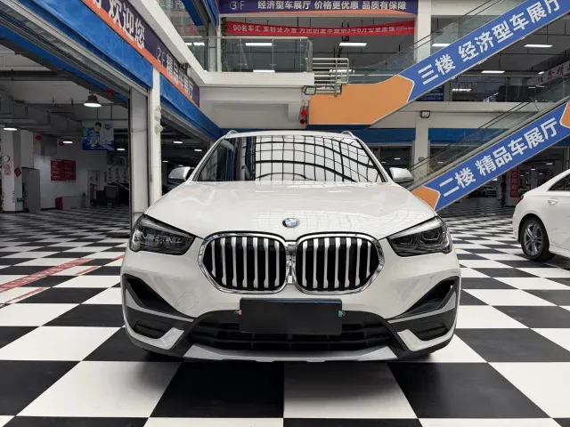 BMW X1 — Фото автомобиля 2