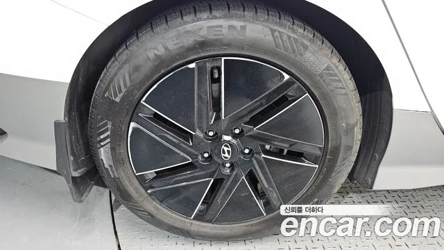 Hyundai Ioniq 6 — Фото автомобиля 5