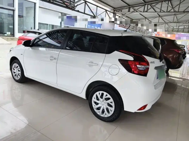 Toyota Vios FS — Фото автомобиля 4