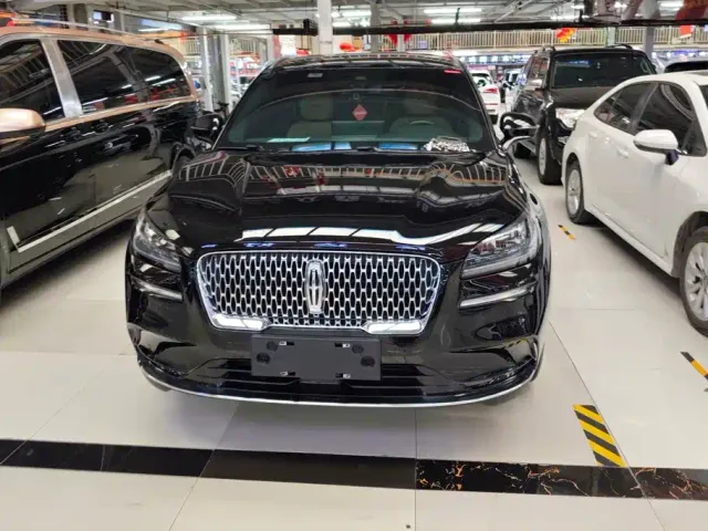 Lincoln Corsair — Фото автомобиля 2