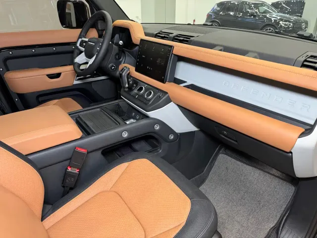 Land Rover Defender — Фото автомобиля 8