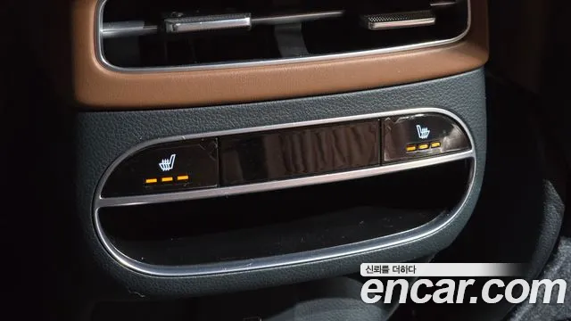 Genesis GV70 — Фото автомобиля 19