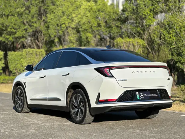 Arcfox Alpha S — Фото автомобиля 5