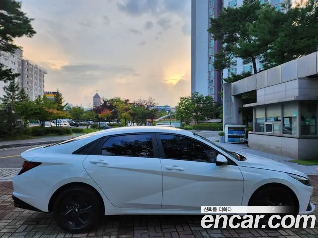 Hyundai AVANTE Avante (CN7) — Фото автомобиля 4