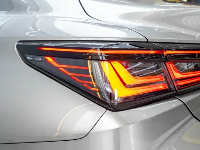 Lexus ES — Фото автомобиля 9