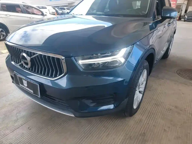 Volvo XC40 — Фото автомобиля 23