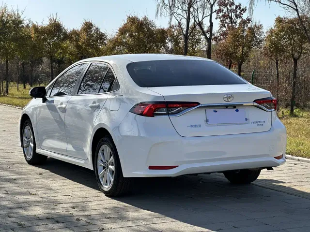 Toyota Corolla — Фото автомобиля 5