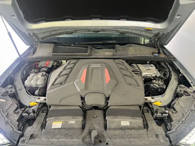 Audi SQ7 — Фото автомобиля 7
