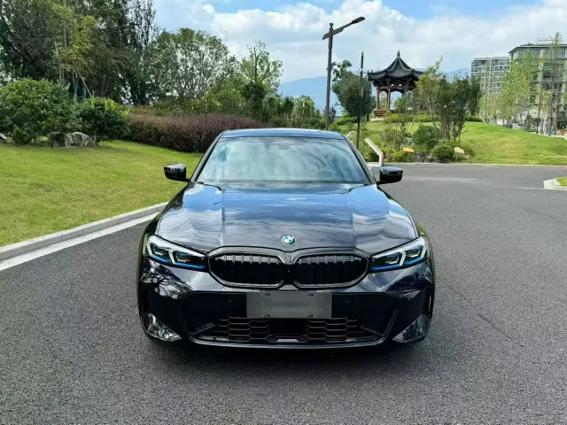 BMW 3 Series — Фото автомобиля 2