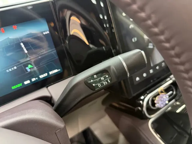 Leapmotor C11 — Фото автомобиля 5