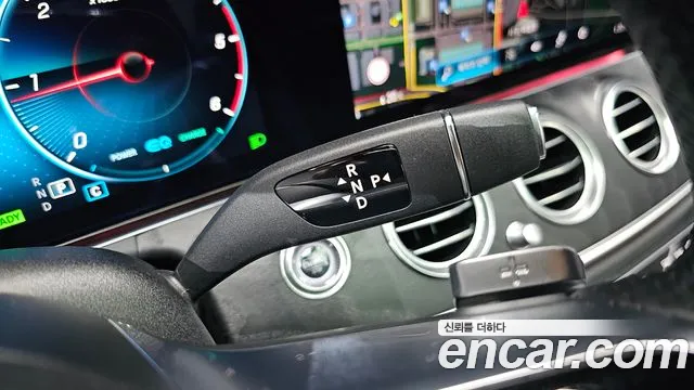 Mercedes-Benz E-Class W213 — Фото автомобиля 12
