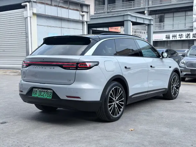 Leapmotor C11 — Фото автомобиля 5