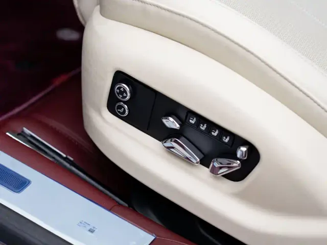 Bentley Flying Spur — Фото автомобиля 8