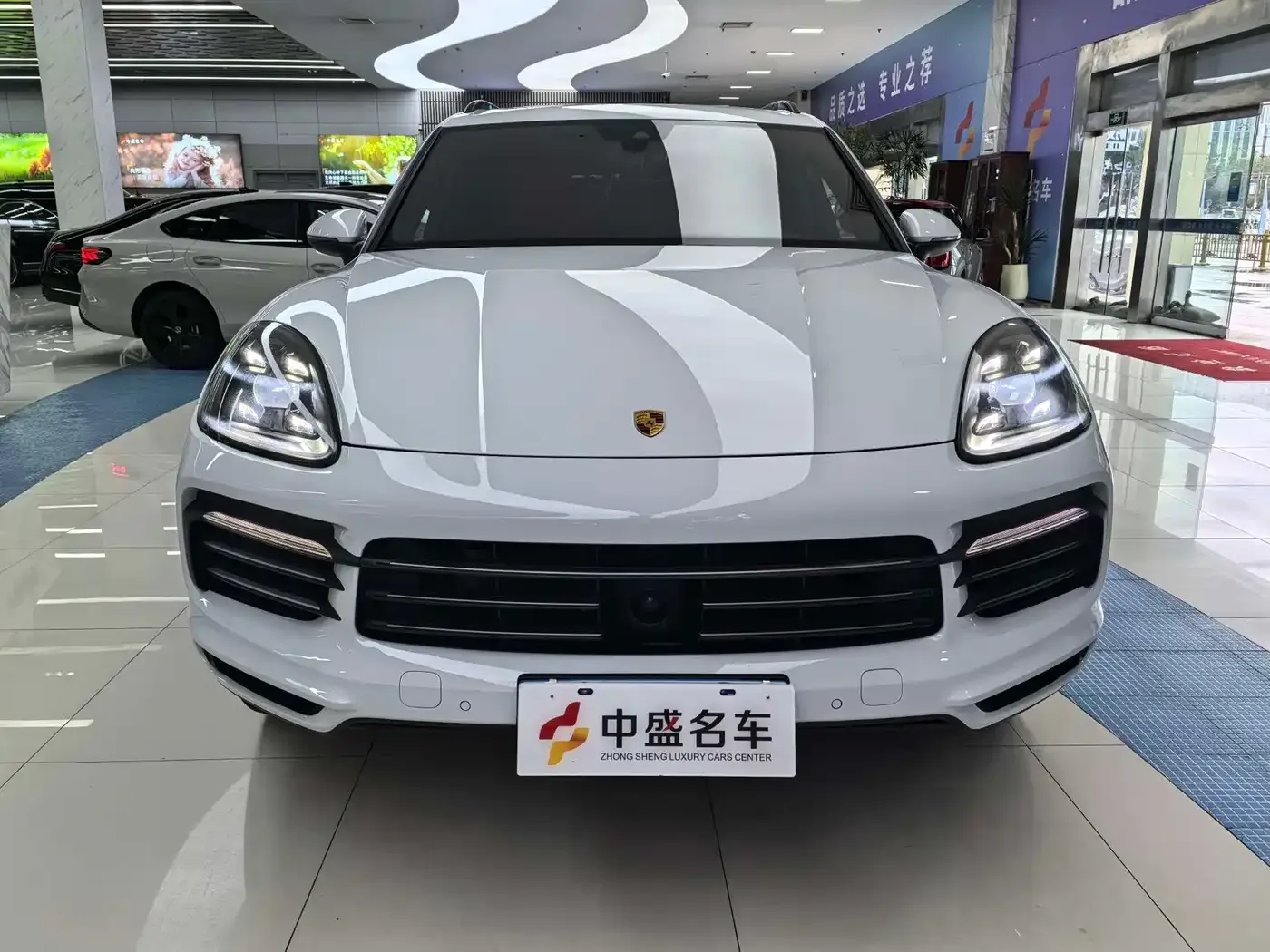 Porsche Cayenne 2023 Cayenne 3.0T Platinum Edition — Фото автомобиля 2