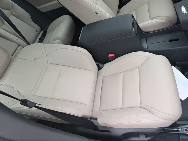 Volvo XC70 Plug-in Hybrid — Фото автомобиля 24