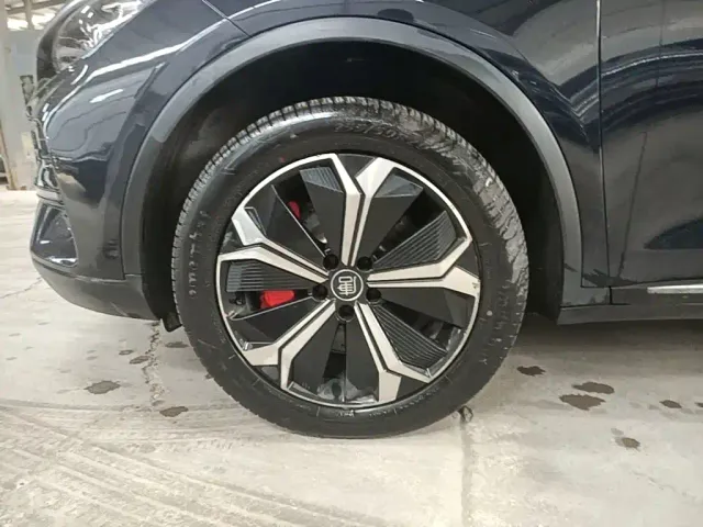 BYD Tang — Фото автомобиля 22