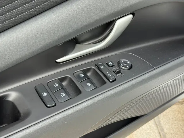 Hyundai Elantra — Фото автомобиля 18