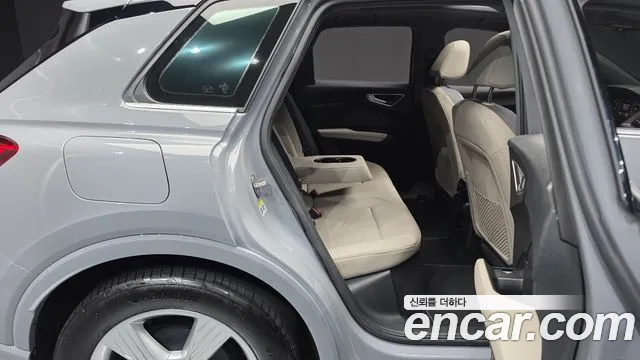 Audi Q4 e-tron F4 — Фото автомобиля 17