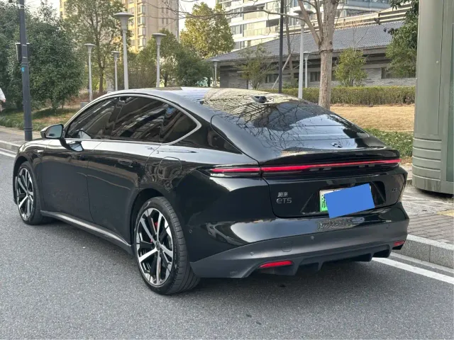 Nio ET5 — Фото автомобиля 10