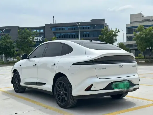 IM Motors LS6 — Фото автомобиля 7