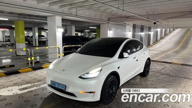 Tesla Model Y — Фото автомобиля 2