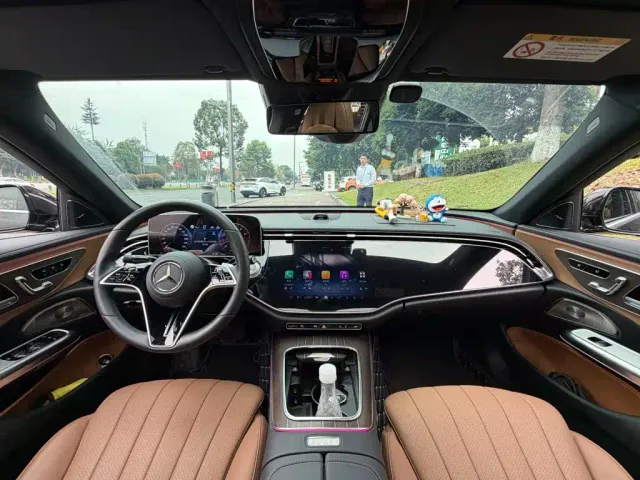 Mercedes-Benz E-Class — Фото автомобиля 13
