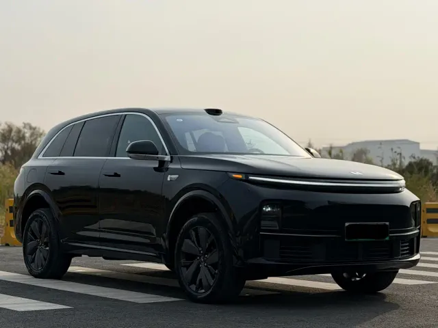 Li Auto L7 — Фото автомобиля 3