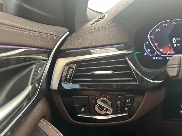 BMW 5 Series — Фото автомобиля 29