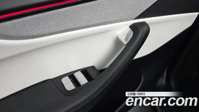 Tesla Model Y — Фото автомобиля 28