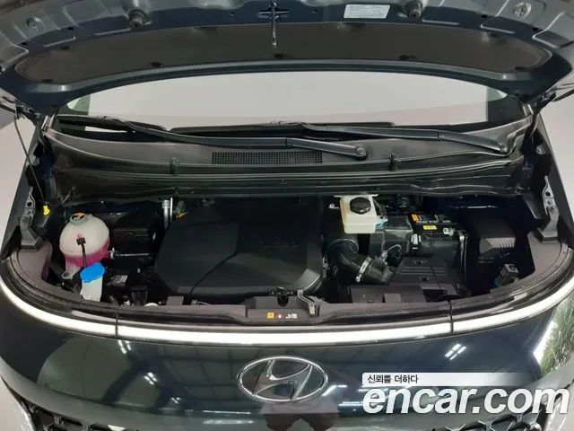 Hyundai Staria Staria 4WD Lounge 7 мест — Фото автомобиля 6