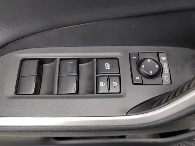 Toyota RAV4 — Фото автомобиля 9
