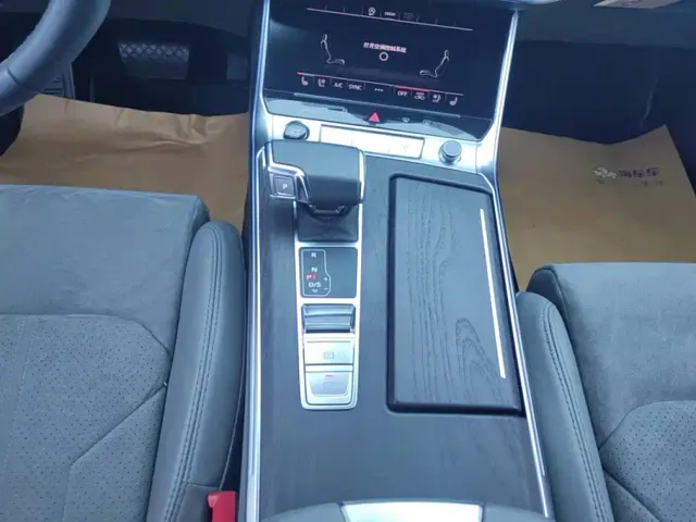 Audi A6L — Фото автомобиля 16