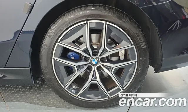 BMW 5 Series G60 — Фото автомобиля 6