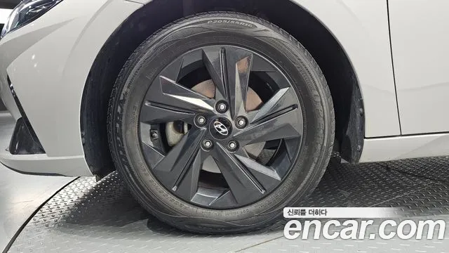 Hyundai Avante — Фото автомобиля 5