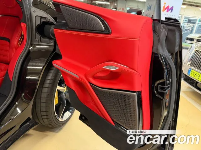 Ferrari Purosangue — Фото автомобиля 13