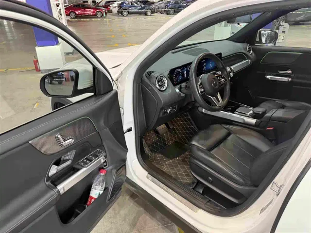 Mercedes-Benz Mercedes-Benz GLB 2022 Model GLB 200 Dynamic Edition — Фото автомобиля 9